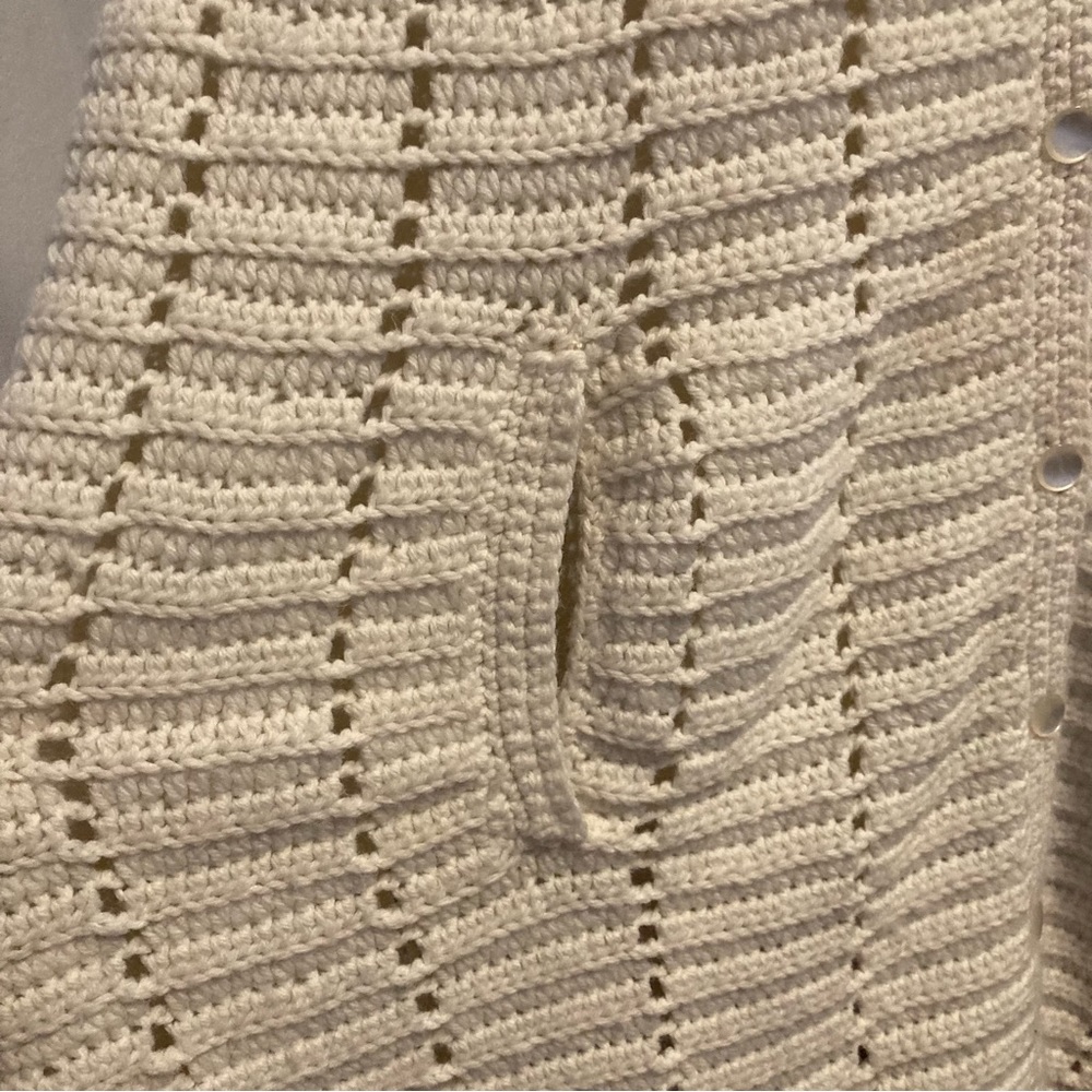 Vintage 1960s Hand-Knitted Button Down Sweater Cape Poncho Cream White - Picture 5 of 10